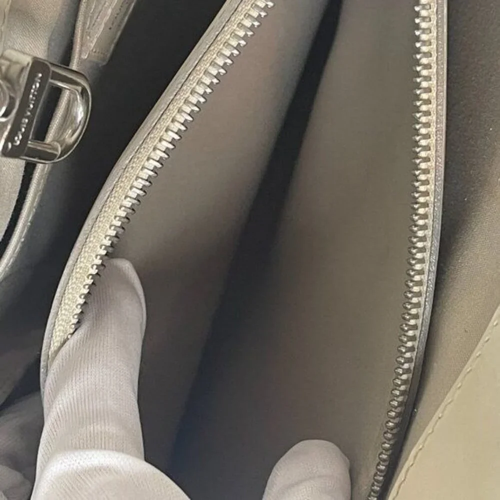 Authentic Louis Vuitton Epi Leather Passy PM White Ivory Hand Bag Tote - Picture 12 of 13